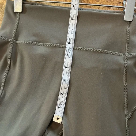 Lululemon In Movement Crop Everlux 19" Sage green - Picture 6 of 10